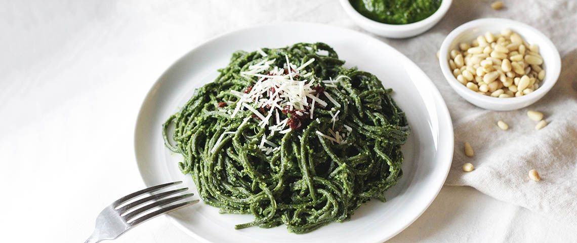 Chlorella Udon with Kale Pesto