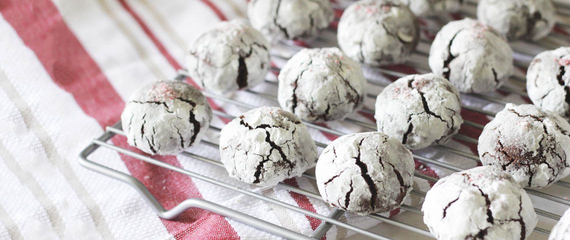 Vegan Holiday Peppermint Crinkle Cookies with Chlorella