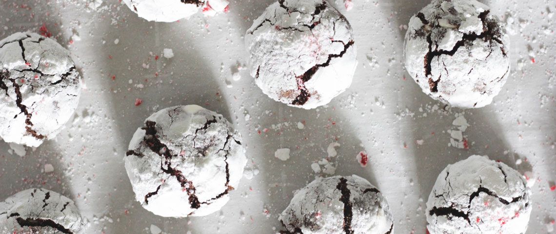 Vegan Holiday Peppermint Crinkle Cookies with Chlorella