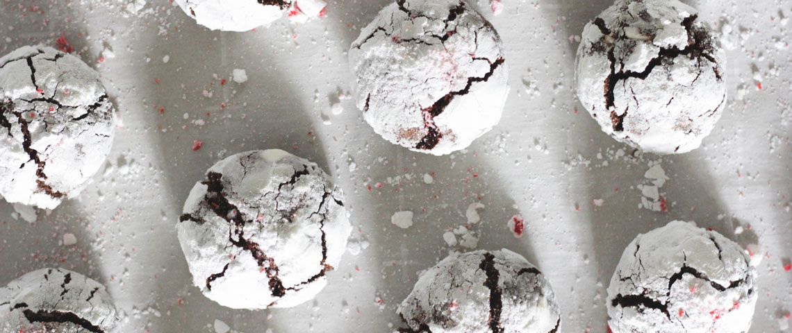 Vegan Holiday Peppermint Crinkle Cookies with Chlorella Vegan Holiday Peppermint Crinkle Cookies with Chlorella