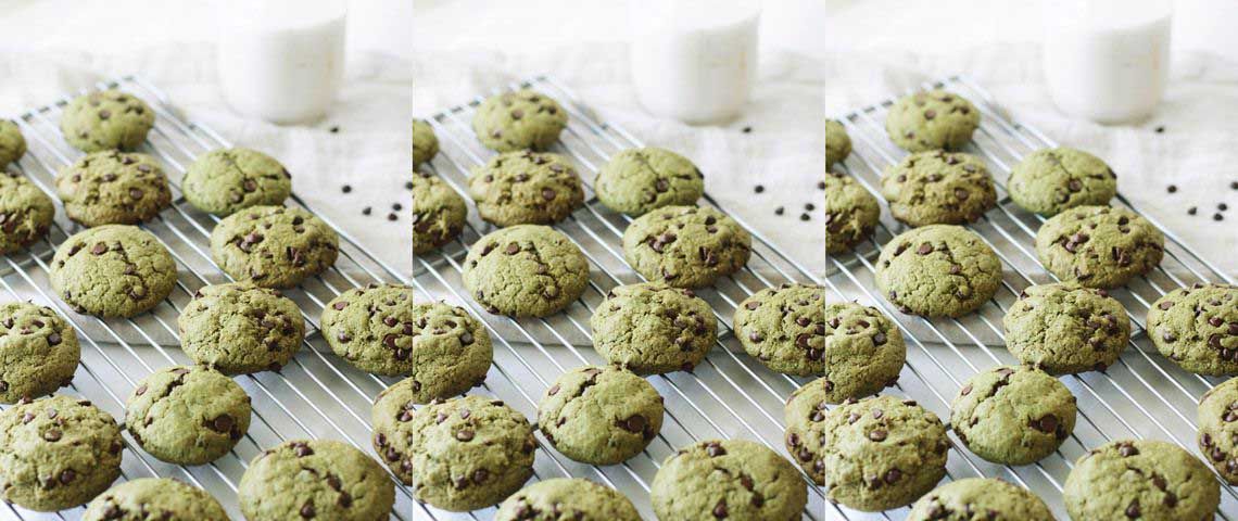 Vegan Chocolate Chip Cookies With Matcha and Chlorella Vegan Chocolate Chip Cookies With Matcha and Chlorella